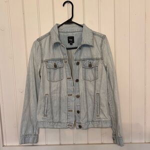 GAP Women’s Soft Denim Jacket
